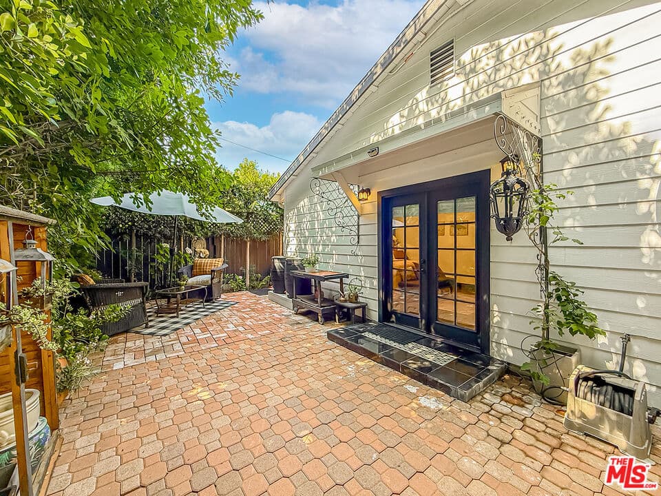 5236 Lennox Ave backyard and patio