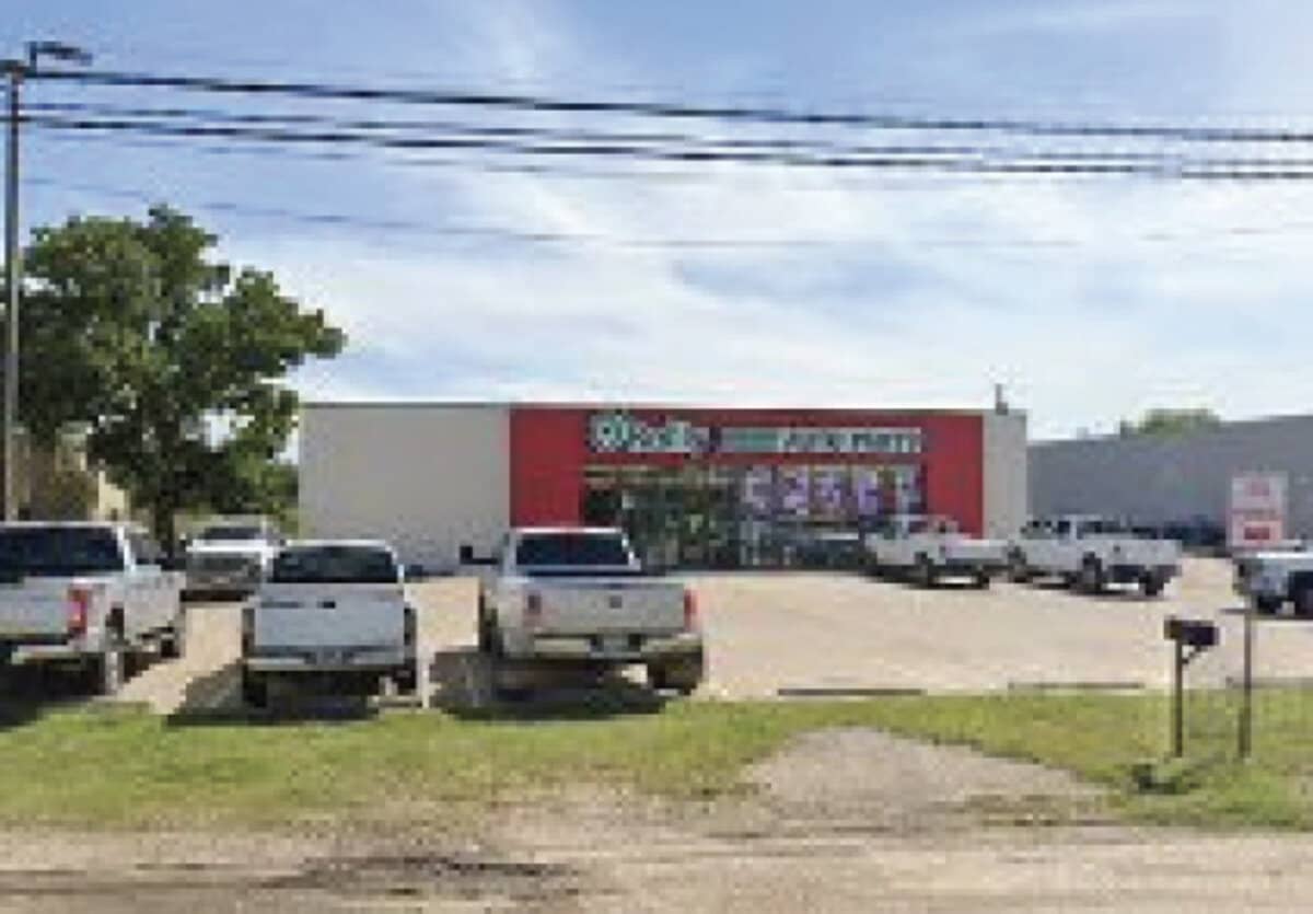 1942 East Austin St, Giddings — Single-Tenant NNN