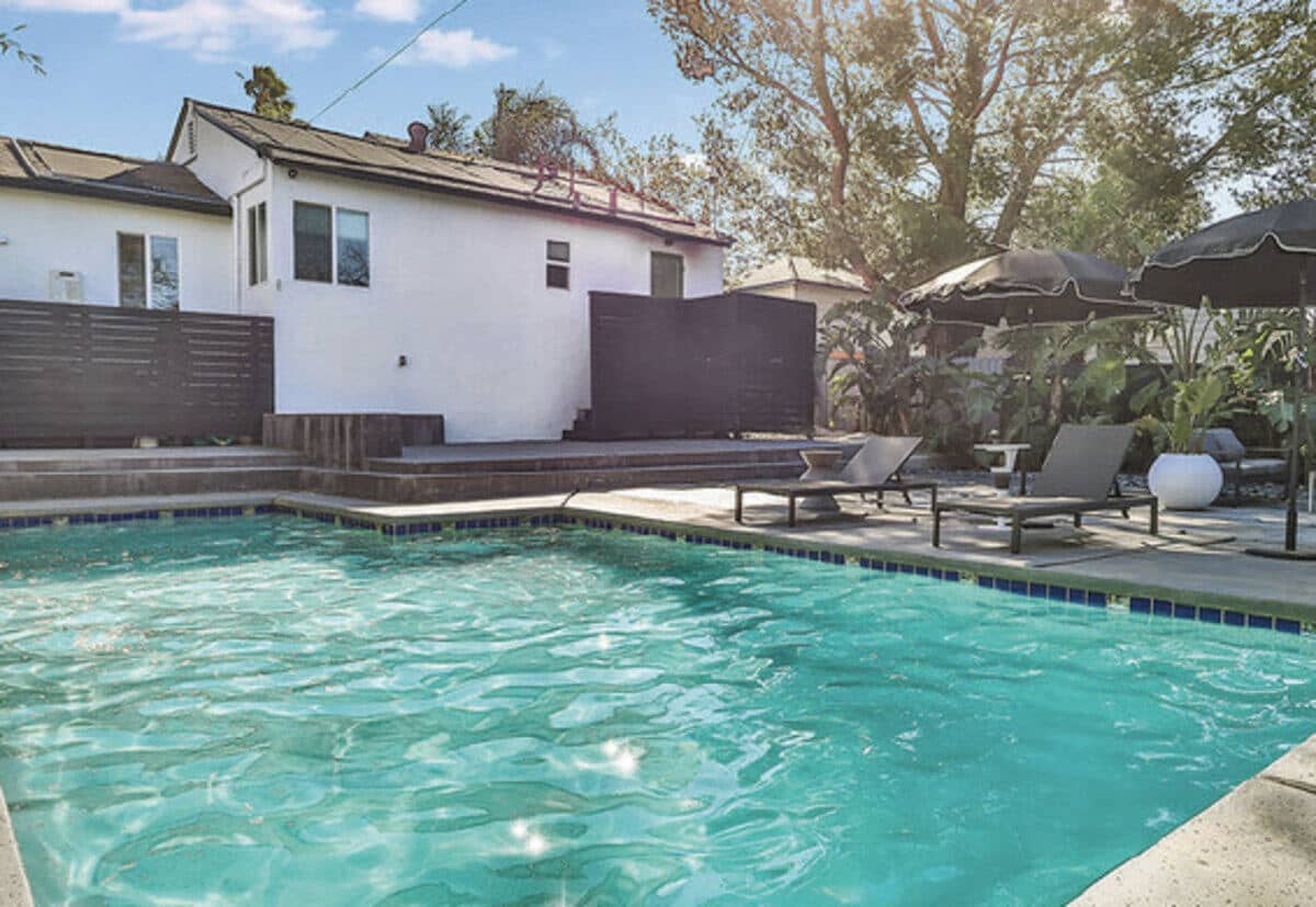 10609 Fernglen Ave, Tujunga — Residential Income