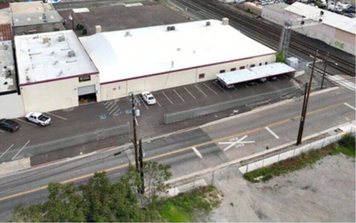945 Lindsay, Stockton — Industrial Warehouse