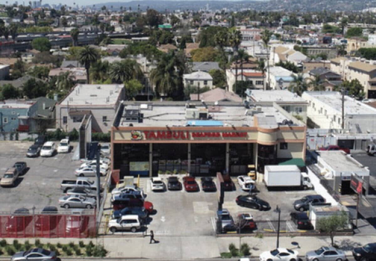 627 N Vermont, Los Angeles — Multi-Tenant Retail