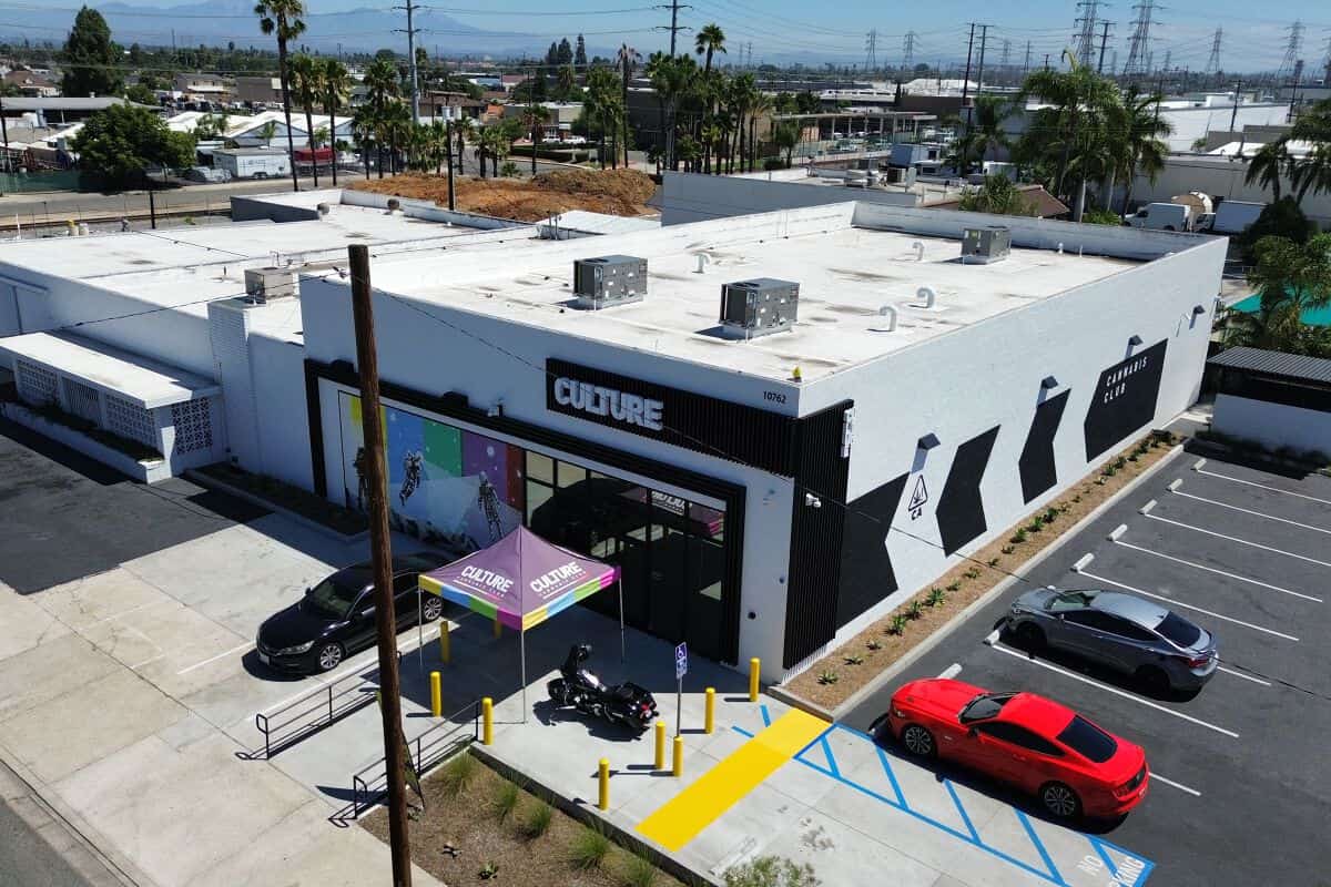 10752–10762 Chestnut Ave — industrial building and yard, Stanton
